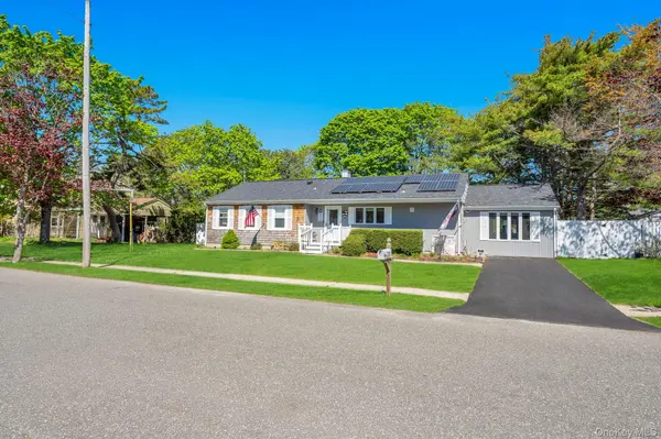 729 Ent AVE, Westhampton, NY 11978