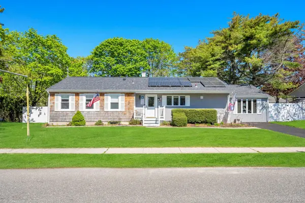 729 Ent AVE, Westhampton, NY 11978
