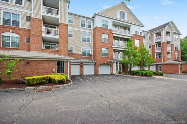 541 Regency DR, Fishkill, NY 12524