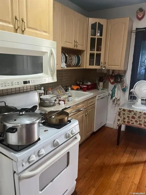 10323 126th ST, Richmond Hill, NY 11419
