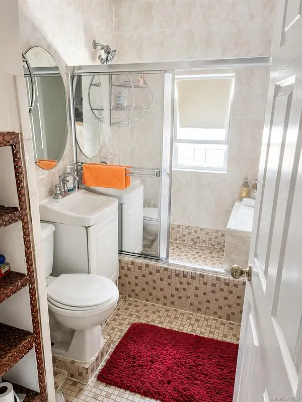 10323 126th ST, Richmond Hill, NY 11419