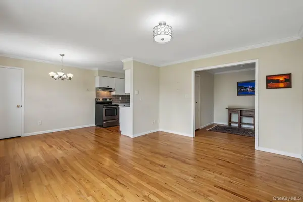 2 Germonds VLG #12, Bardonia, NY 10954
