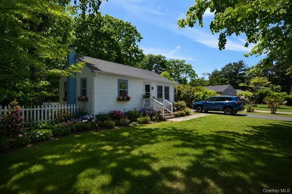 68 George ST, East Patchogue, NY 11772