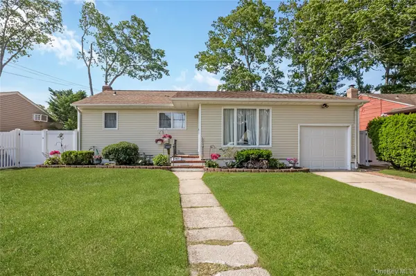 787 Frankford RD, West Babylon, NY 11704