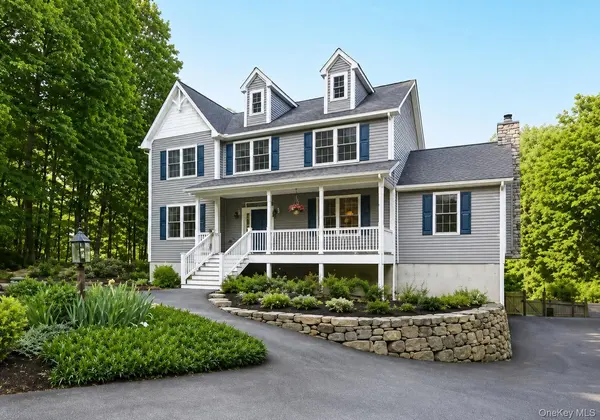 27 Hawleys Corners RD, Highland, NY 12528