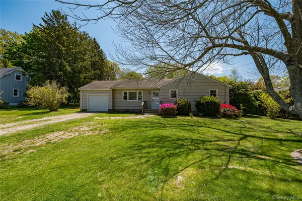 6200 New Suffolk AVE, Mattituck, NY 11952