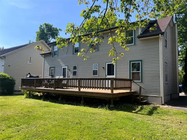 7 Berry ST, Wallkill, NY 12589
