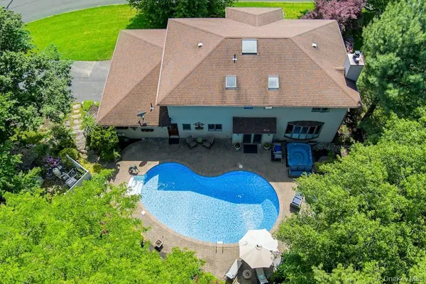22 Peach ST, Nanuet, NY 10954