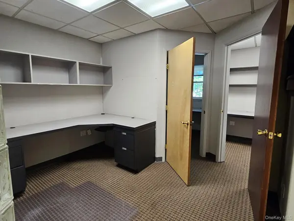 202 E Main ST #208 1st Fl, Huntington, NY 11743