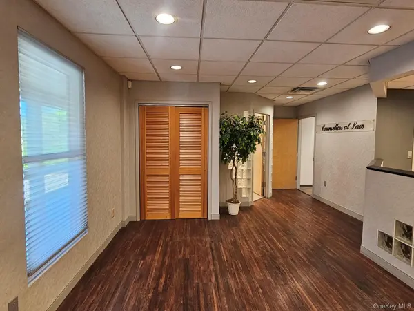 202 E Main ST #208 1st Fl, Huntington, NY 11743