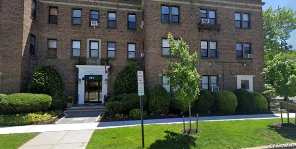 222 7th ST #3C, Garden City, NY 11530