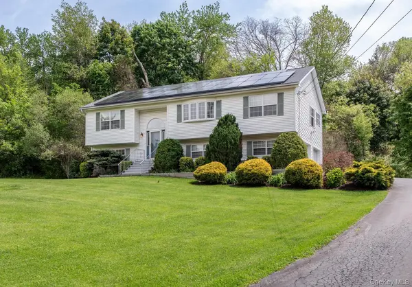 17 Verplanck AVE, Hopewell Junction, NY 12533