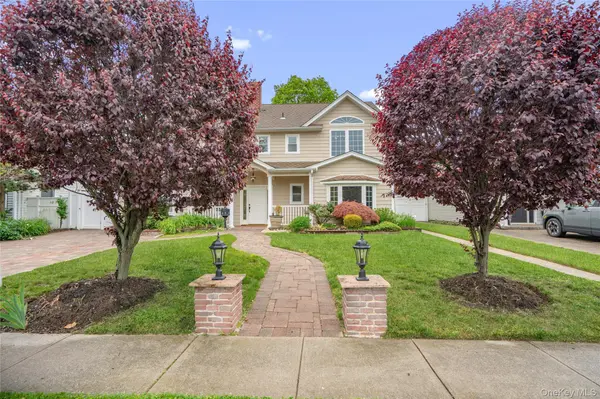 244 Water LN, Wantagh, NY 11793