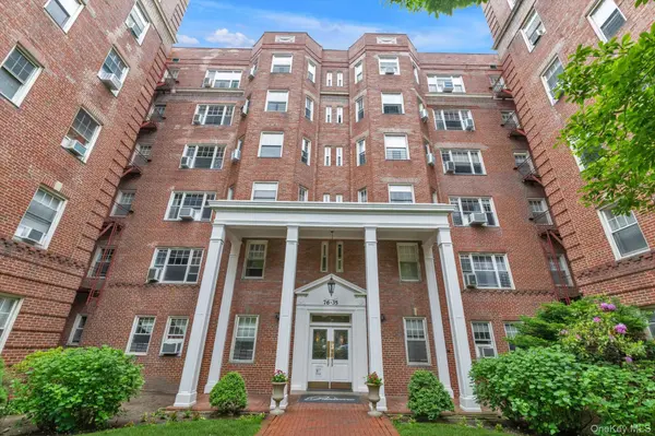 76-35 113 ST #3M, Forest Hills, NY 11375