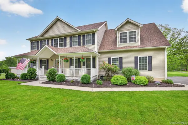 19 Pirog RD, Pine Bush, NY 12566