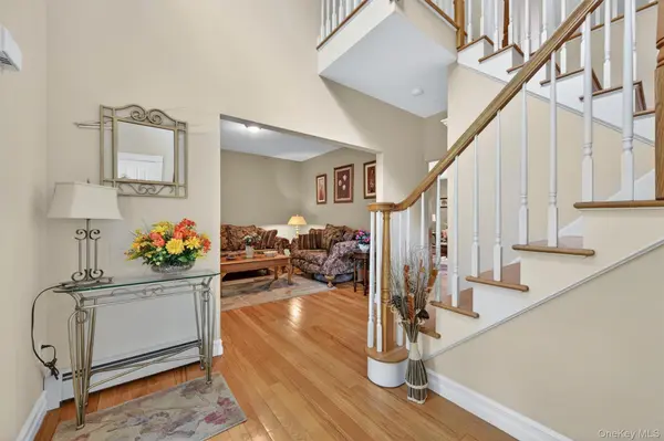 19 Pirog RD, Pine Bush, NY 12566