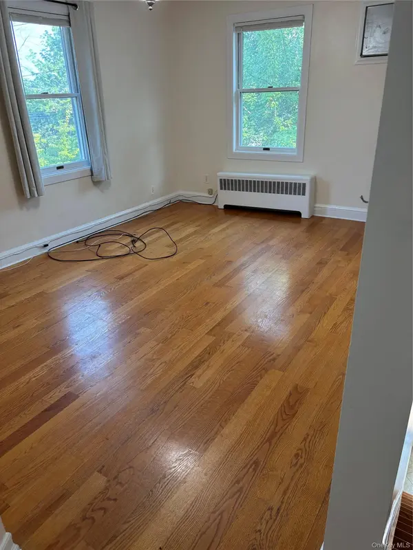 261 Schenck AVE #2nd Floor, Great Neck, NY 11021