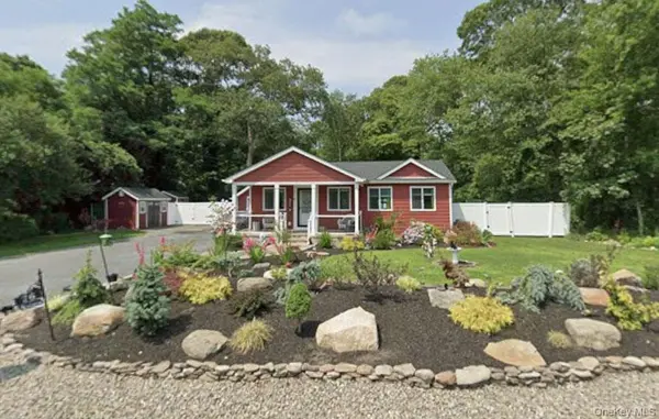 76 Riviera DR, Mastic, NY 11950