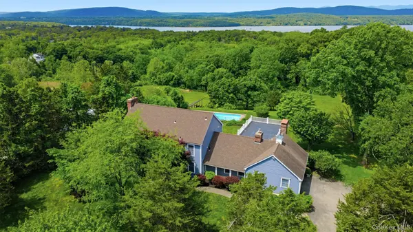 13 Spy Glass LN, Staatsburg, NY 12580