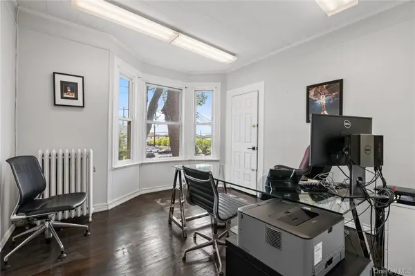 154 Franklin PL #2nd Floor, Woodmere, NY 11598