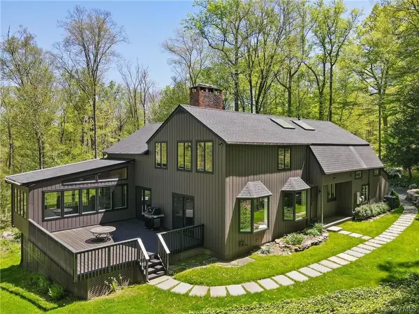 21 Beech Hill LN, Pound Ridge, NY 10576