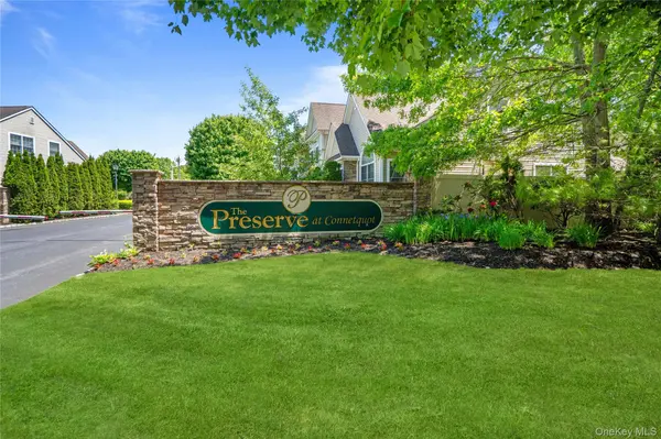 51 Eagle CIR, Bohemia, NY 11716