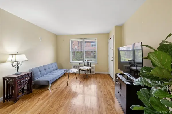 196-30 67th AVE #1, Fresh Meadows, NY 11365
