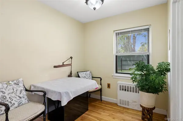 196-30 67th AVE #1, Fresh Meadows, NY 11365