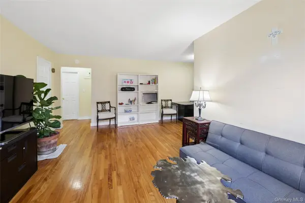 196-30 67th AVE #1, Fresh Meadows, NY 11365