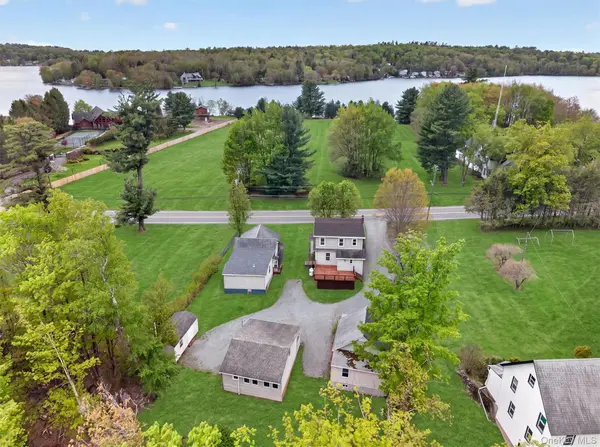 48-50 Horseshoe Lake RD, Kauneonga Lake, NY 12749
