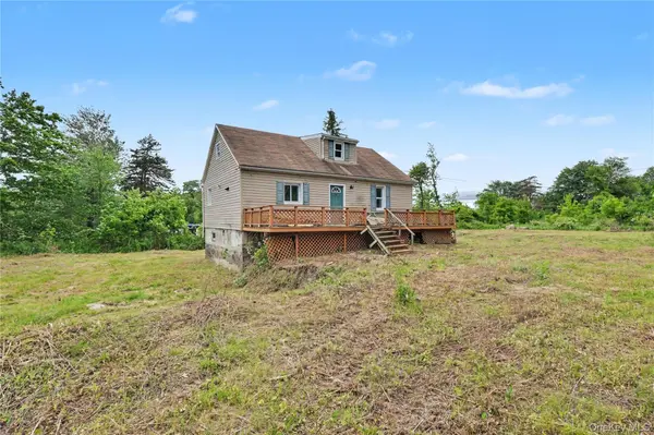 687 Whitley LN, Highland, NY 12528