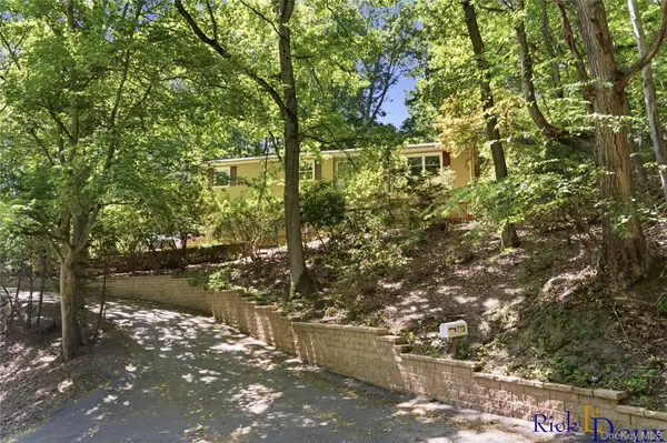 223 Old Post RD, Port Jefferson, NY 11777