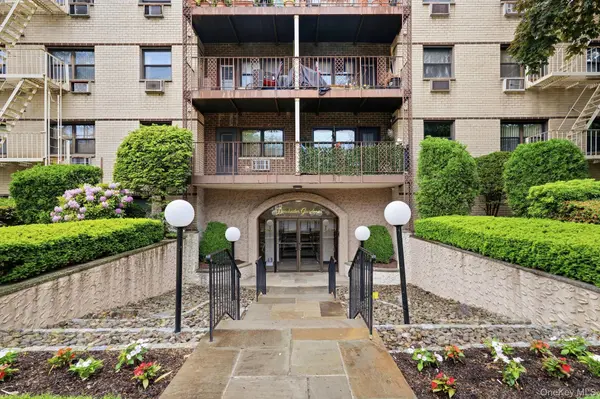 2261 Palmer AVE #4L, New Rochelle, NY 10801