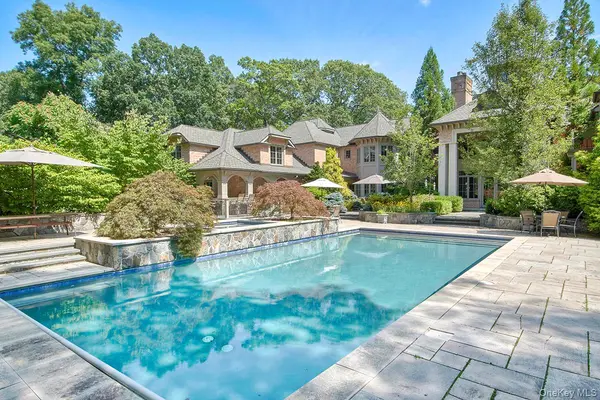 301 Whippoorwill RD, Chappaqua, NY 10514