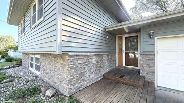 321 N Summit AVE, Nora Springs, IA 50458