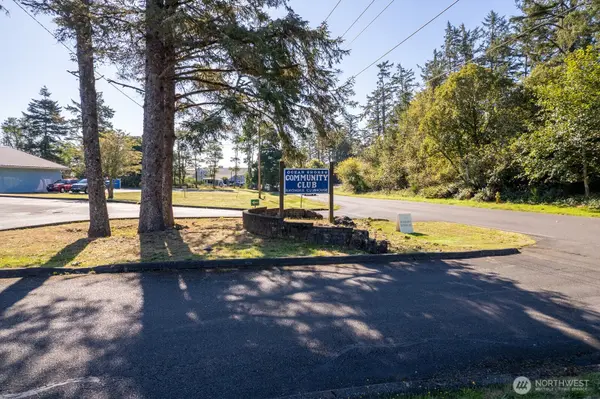 958 Gemini CT SE, Ocean Shores, WA 98569