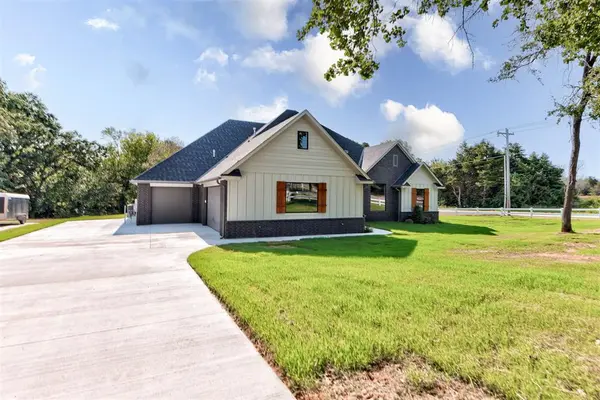30 N Oaks RD, Harrah, OK 73045