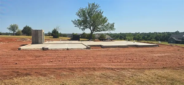 2437 Wolf Creek BND, Blanchard, OK 73010