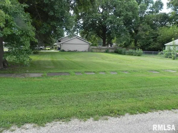 603 W CHATHAM ST, Atlanta, IL 61723