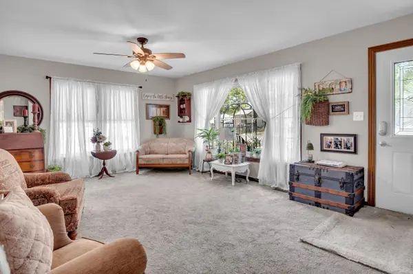 515 S High St, Newton, KS 67114