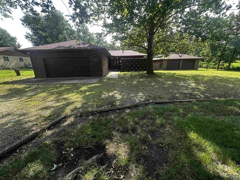 4220 SE California AVE, Topeka, KS 66609