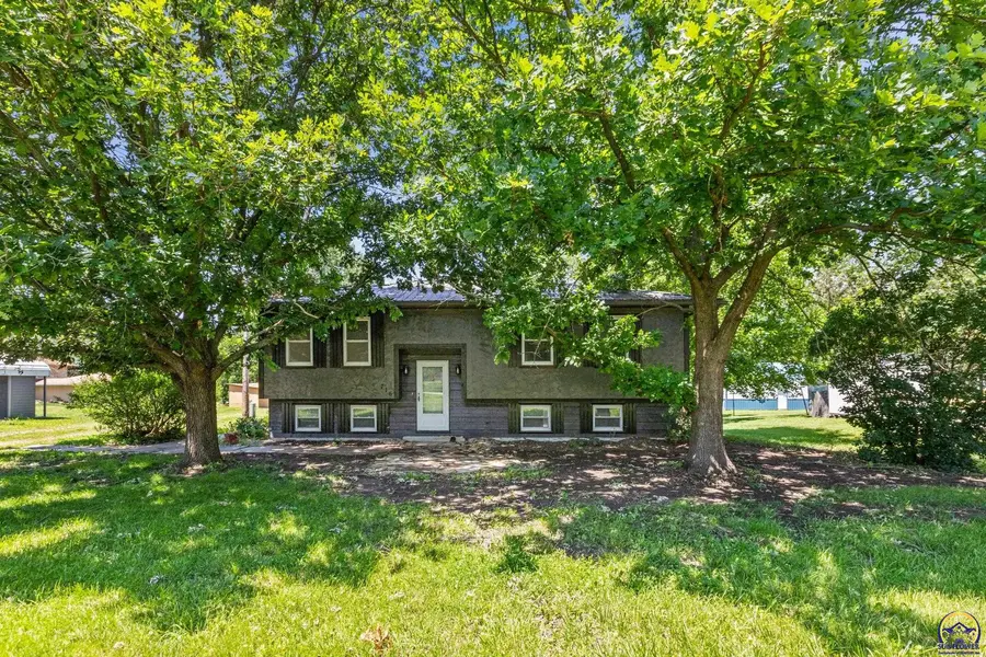 716 Shea ST, Burlington, KS 66839-1243