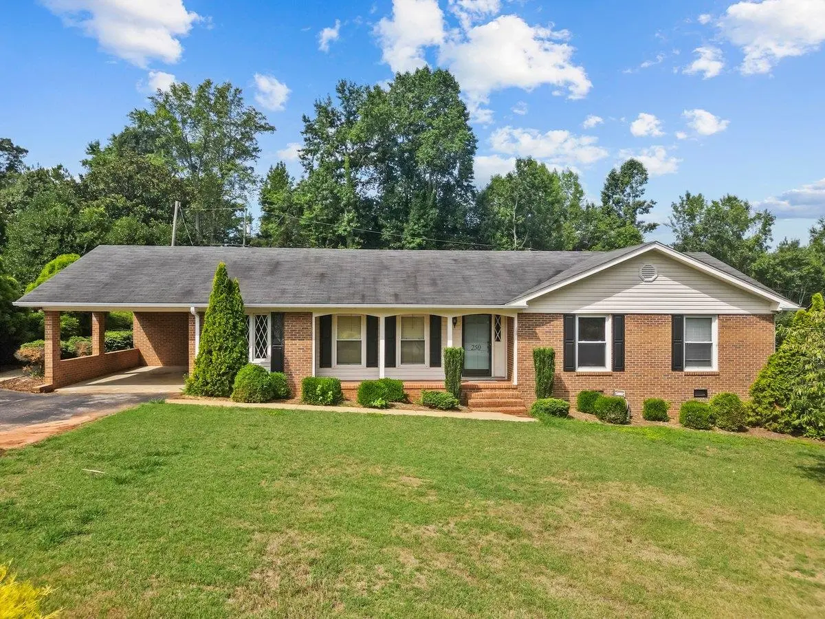 250 Brookfield Rd, Roebuck, SC 29376
