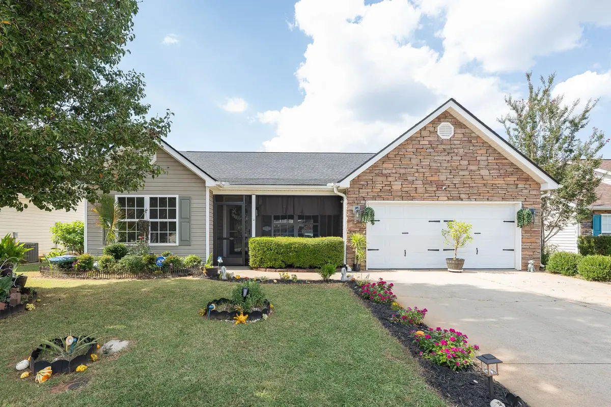 3 Heatherfield DR, Simpsonville, SC 29680