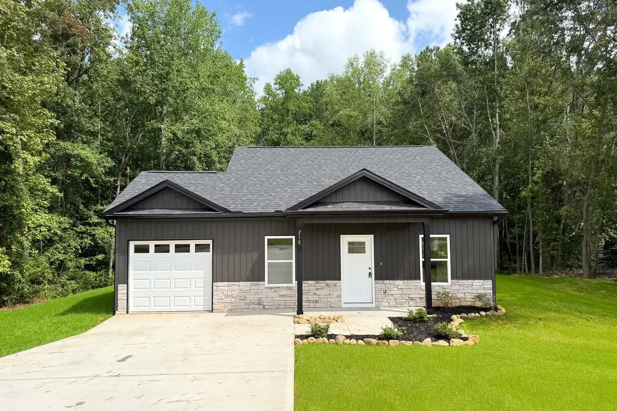 210 Foxfire RD, Cowpens, SC 29330