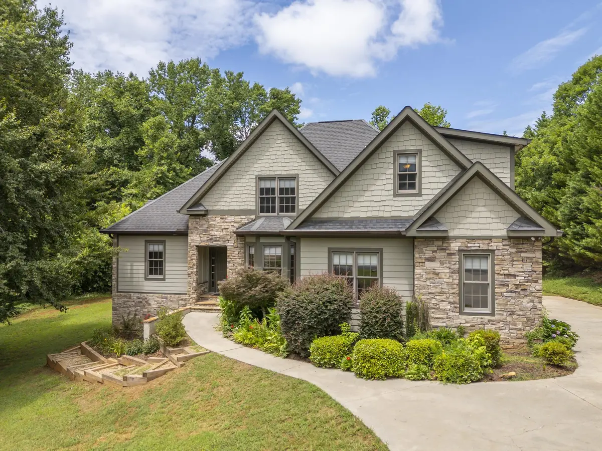 60 Bridge LN, Tryon, NC 28782