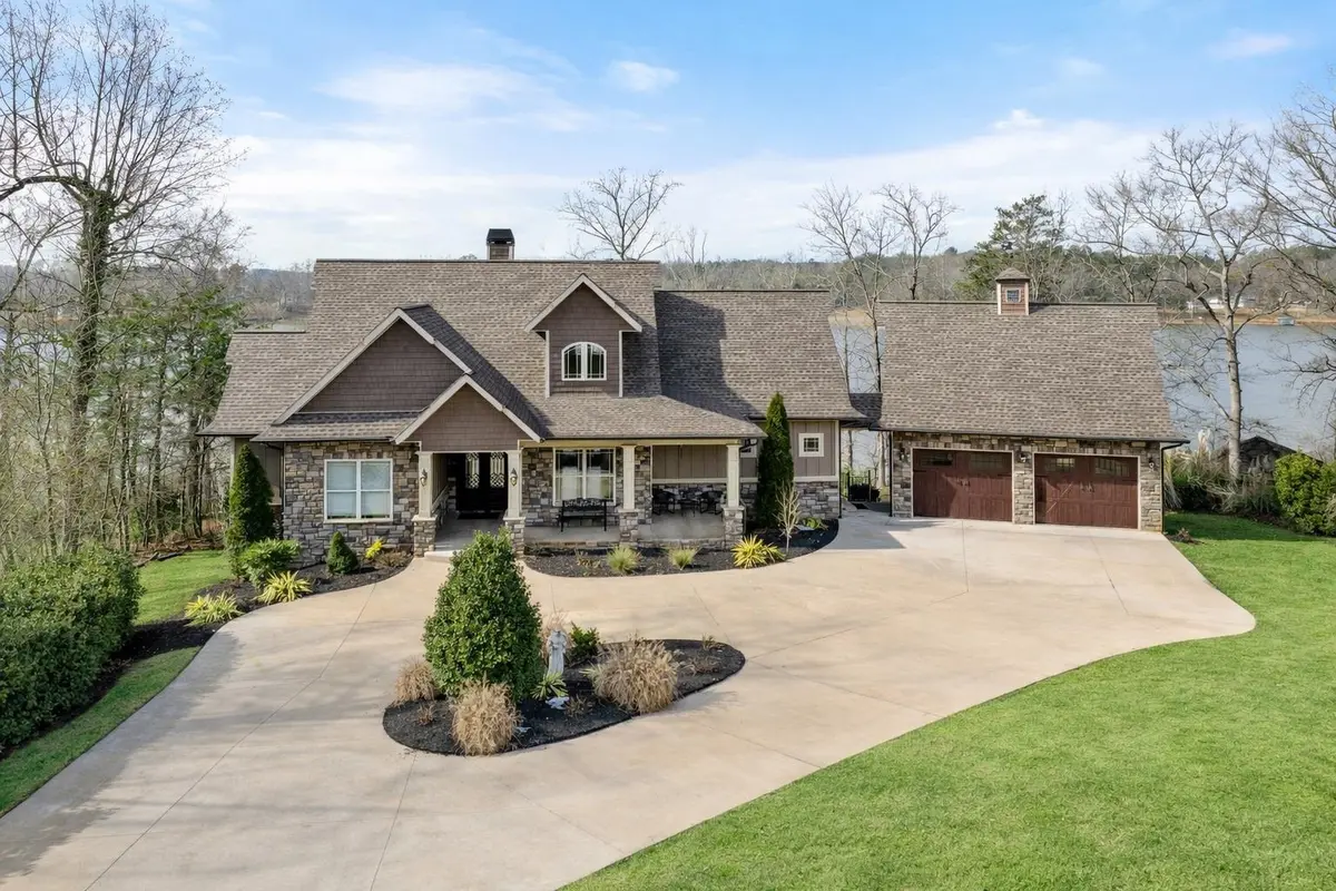 171 Dickson Cove RD, Campobello, SC 29322