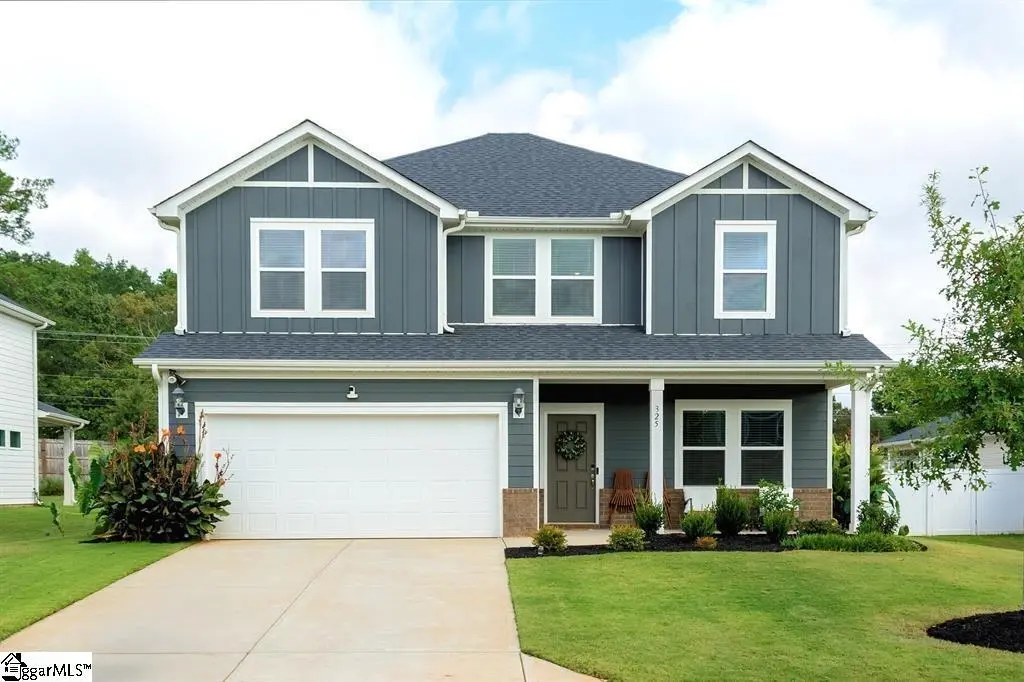 325 Roderick LN, Greenville, SC 29605
