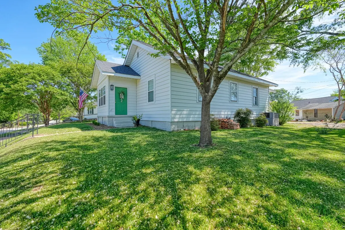 12 Lawrence ST, Lyman, SC 29365