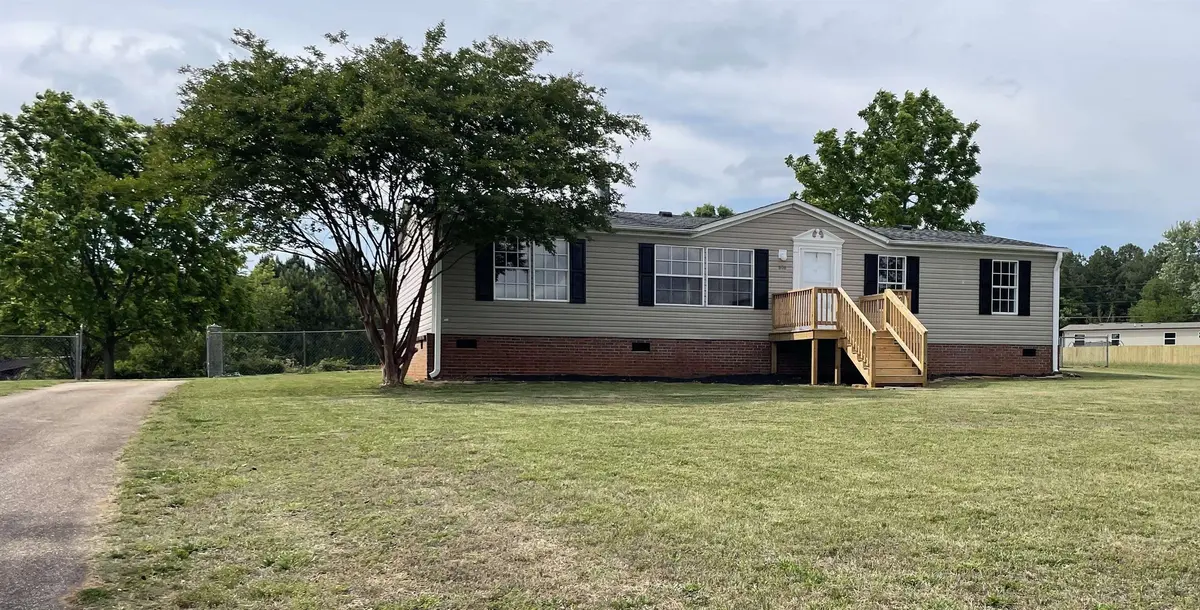 808 W Fleming Farm Dr, Inman, SC 29349